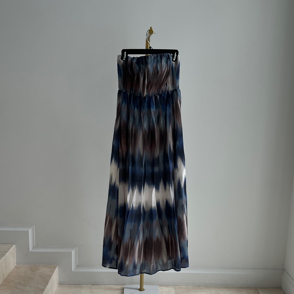 Elegant Blue and White strapless Maxi dress